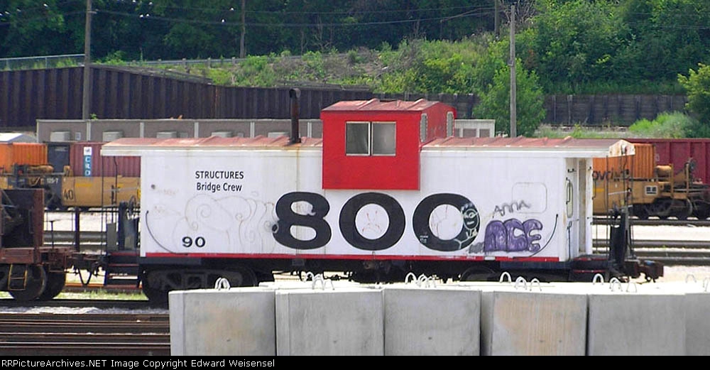 The "800"??? caboose is companion to boom gon MILW 961515 + American Crane SOO 751207